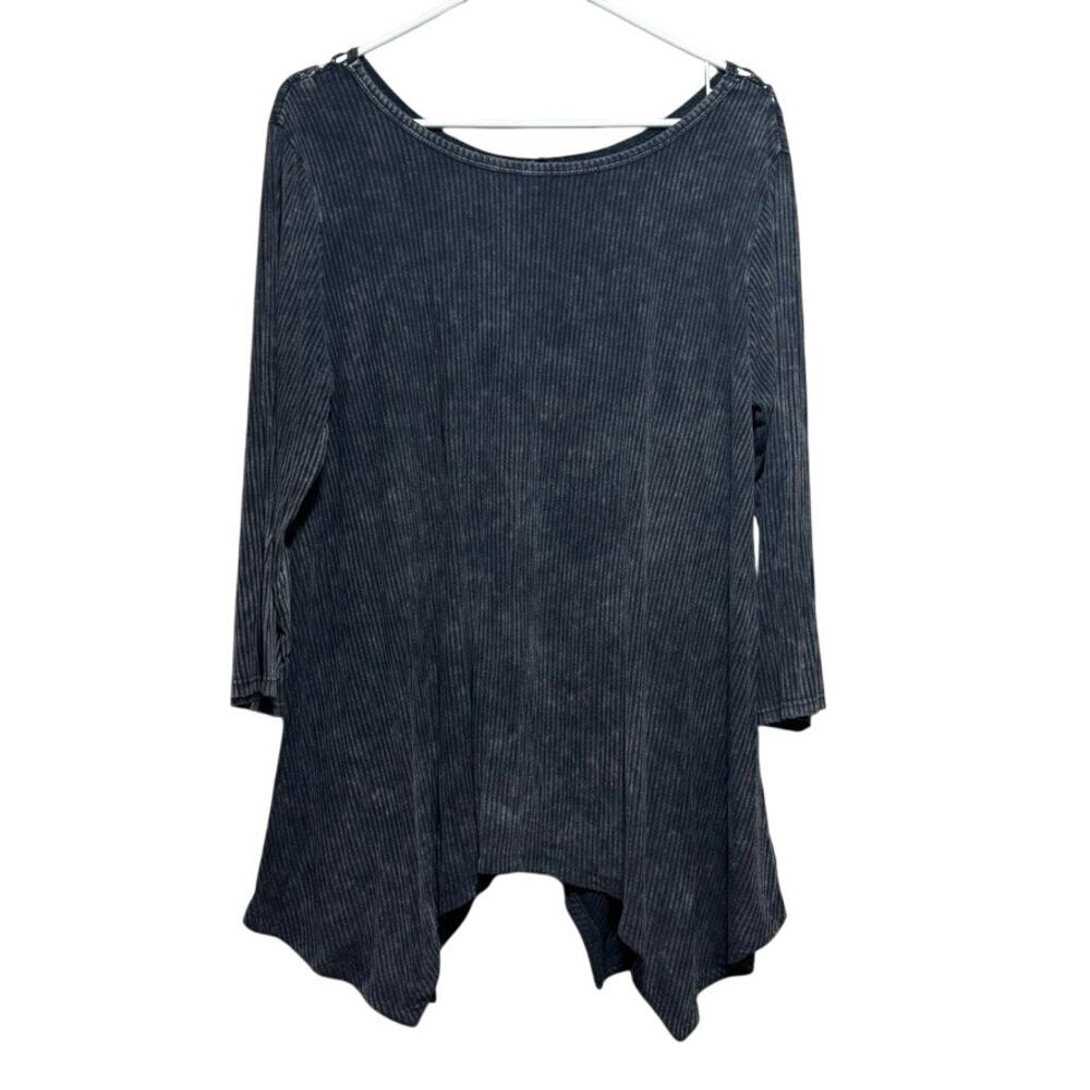 Umgee USA Women's Small Gray Ribbed Tunic Top Lace Back Sharkbite Hem Boho NEW